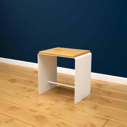 hocker-sitzhocker-holzhocker-sitzwuerfel-holz-weiss-metall-kuechenhocker-kaufen-design-modern-eiche-massivholz-fine-line