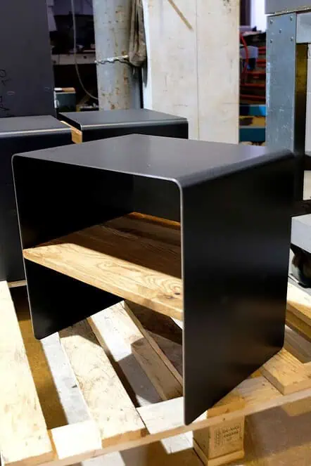 beistelltisch-schwarz-eiche-grau-design-modern-wohnzimmer-massivholz-wildeiche-stahl-mnmlsm-classic