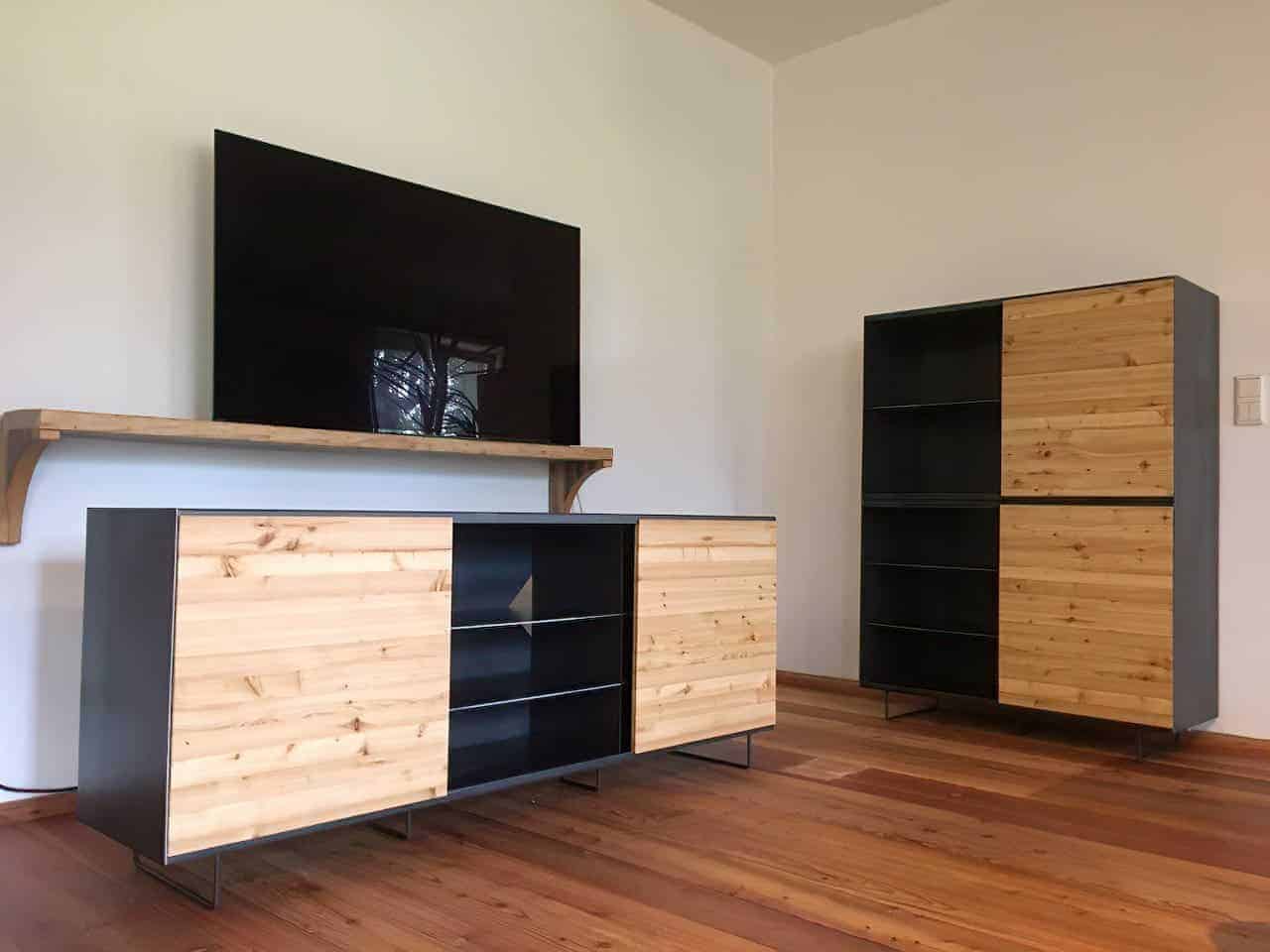 kommode-sideboard-highboard-breit-hoch-holz-schwarz-flur-grau-metall-wohnzimmer-modern-design-massivholz-laerche-mit-schiebetueren-industrial-stahl-stahlzart
