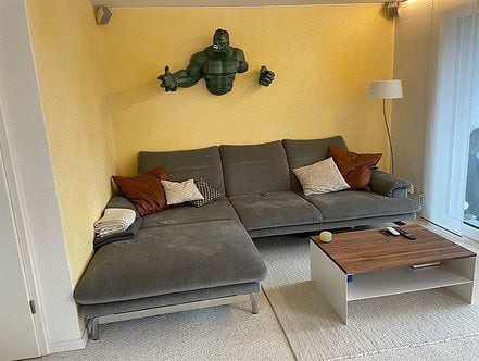 couchtisch-weiss-holz-metall-modern-stauraum-quadratisch-massiv-design-massivholz-industrial-wohnzimmer-sofa-nussbaum-stahlzart-linea-1