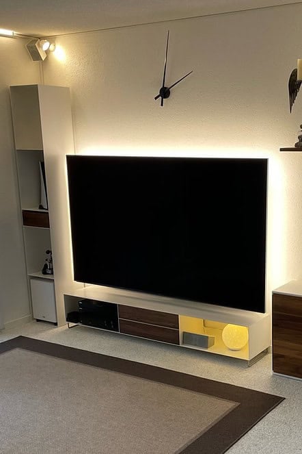 lowboard-tv-weiss-holz-massiv-modern-metall-massivholz-industrial-design-breit-180-cm-wohnzimmer-nussbaum-designer-moebel-stahlzart-pure-mnmlsm-m